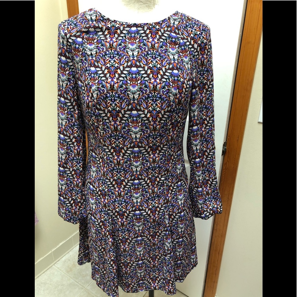 NWOT vibrant long sleeve dress